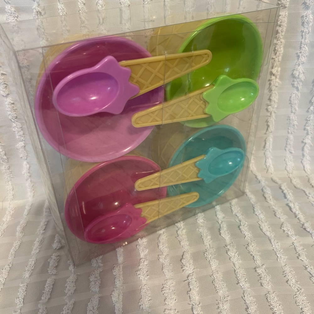 Colorful Ice Cream Bowl and Spoon Set